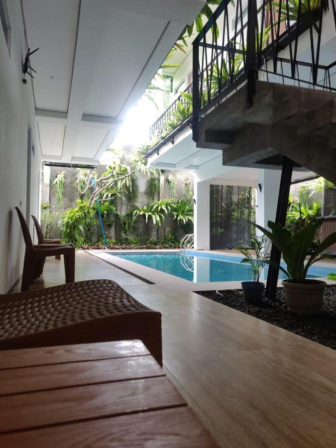 Rion Hostel Bogor Exterior foto